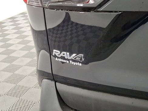 Used 2021 Toyota RAV4 XLE w/ Convenience Package image 23