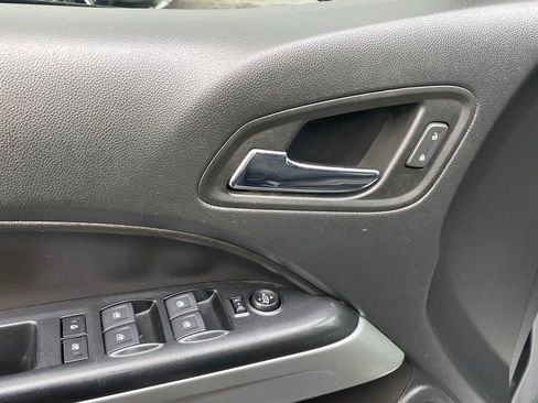 Used 2022 Chevrolet Colorado LT image 32