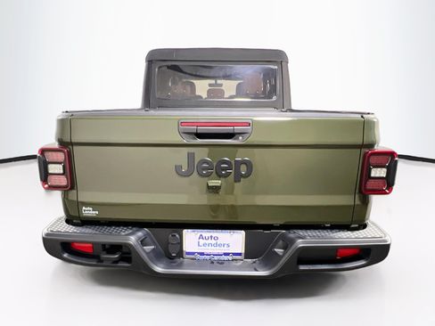 Used 2023 Jeep Gladiator Sport AWD/4WD image 6