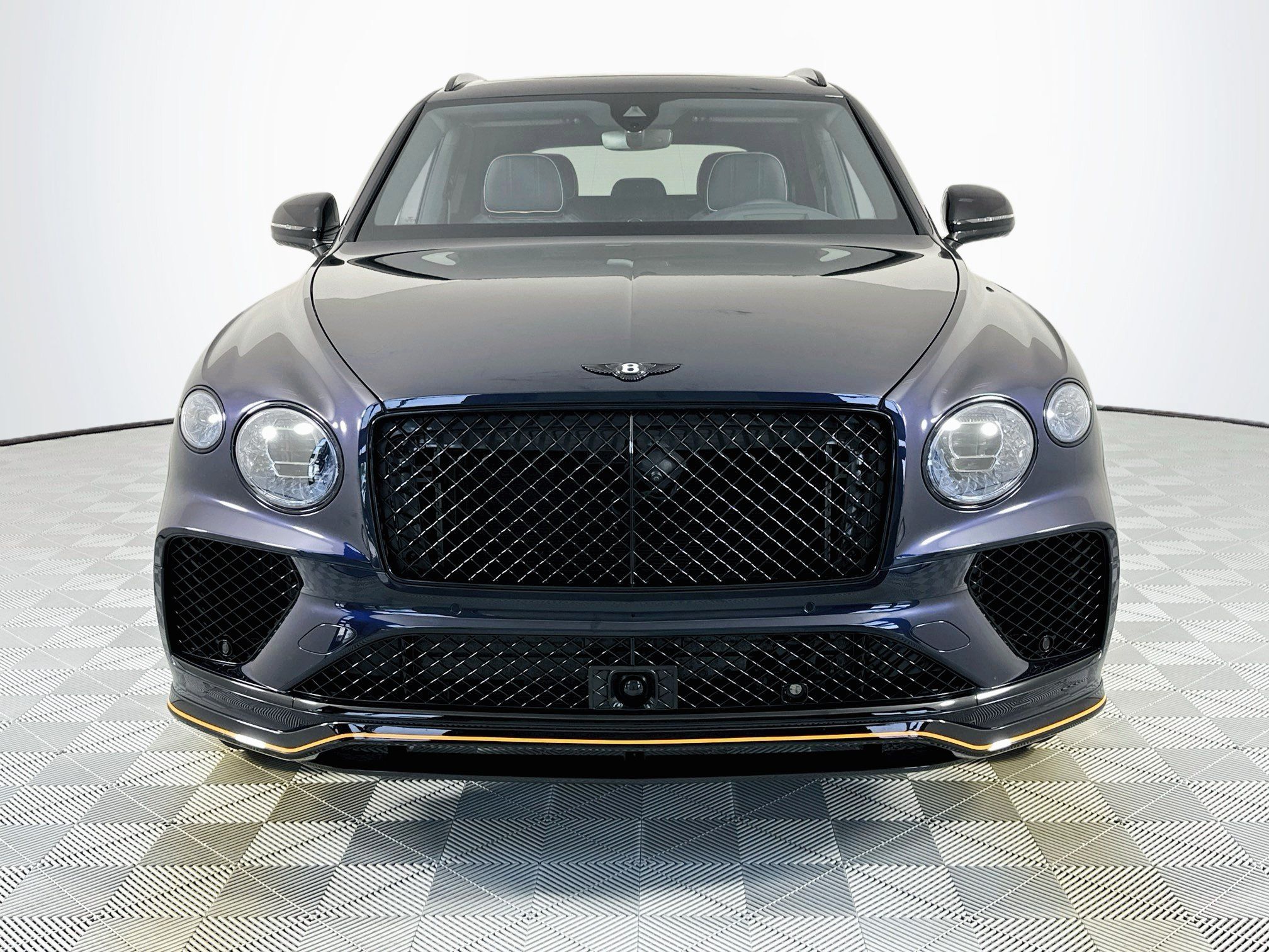 Certified 2025 Bentley Bentayga AWD/4WD image 8