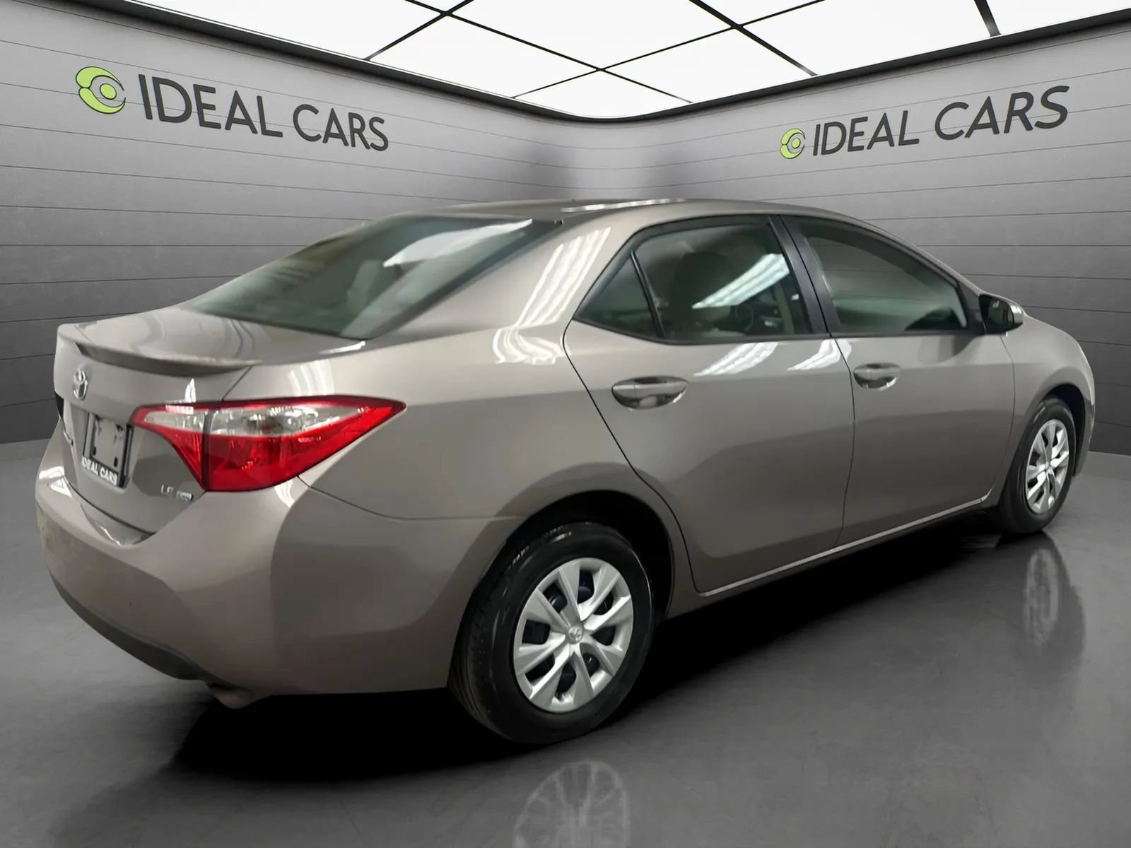 Used 2014 Toyota Corolla LE FWD image 5