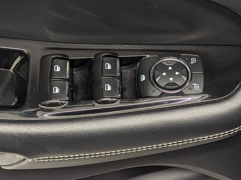 Used 2020 Ford Edge ST image 21