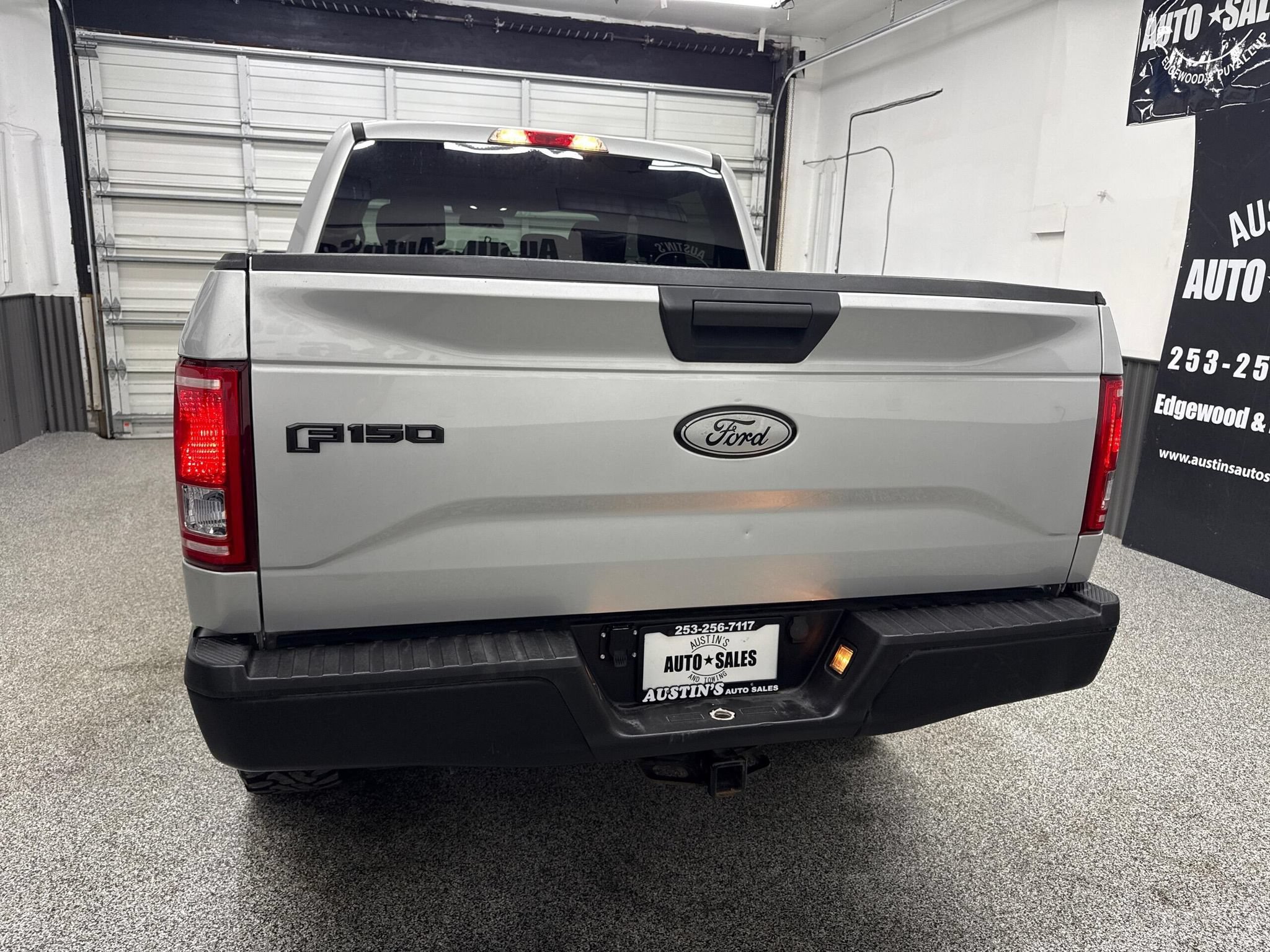 Used 2017 Ford F150 XLT AWD/4WD image 4