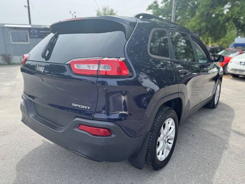 Used 2016 Jeep Cherokee Sport FWD image 7