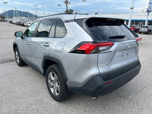 Used 2025 Toyota RAV4 LE AWD/4WD image 7