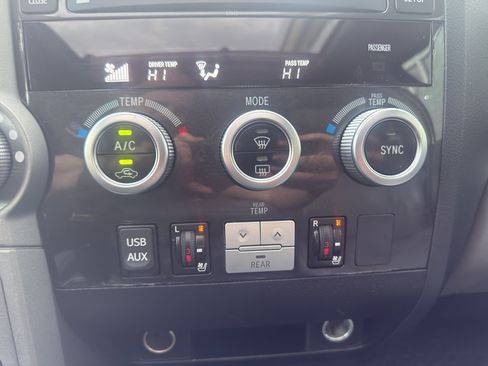 Used 2013 Toyota Sequoia Platinum image 16