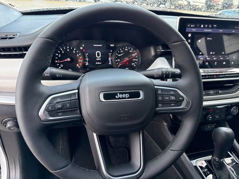 Used 2026 Jeep Compass Limited image 18