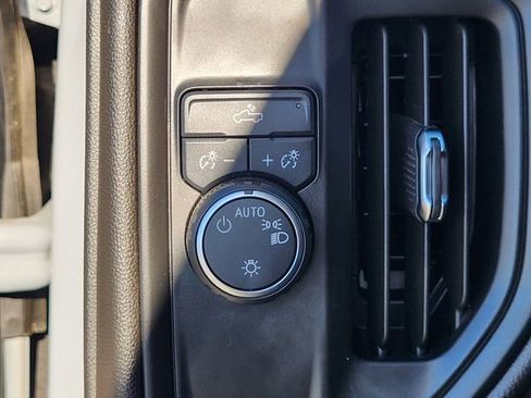 Used 2024 Chevrolet Silverado 1500 Custom image 21