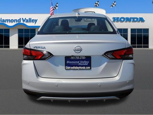 Used 2025 Nissan Versa SV FWD image 5