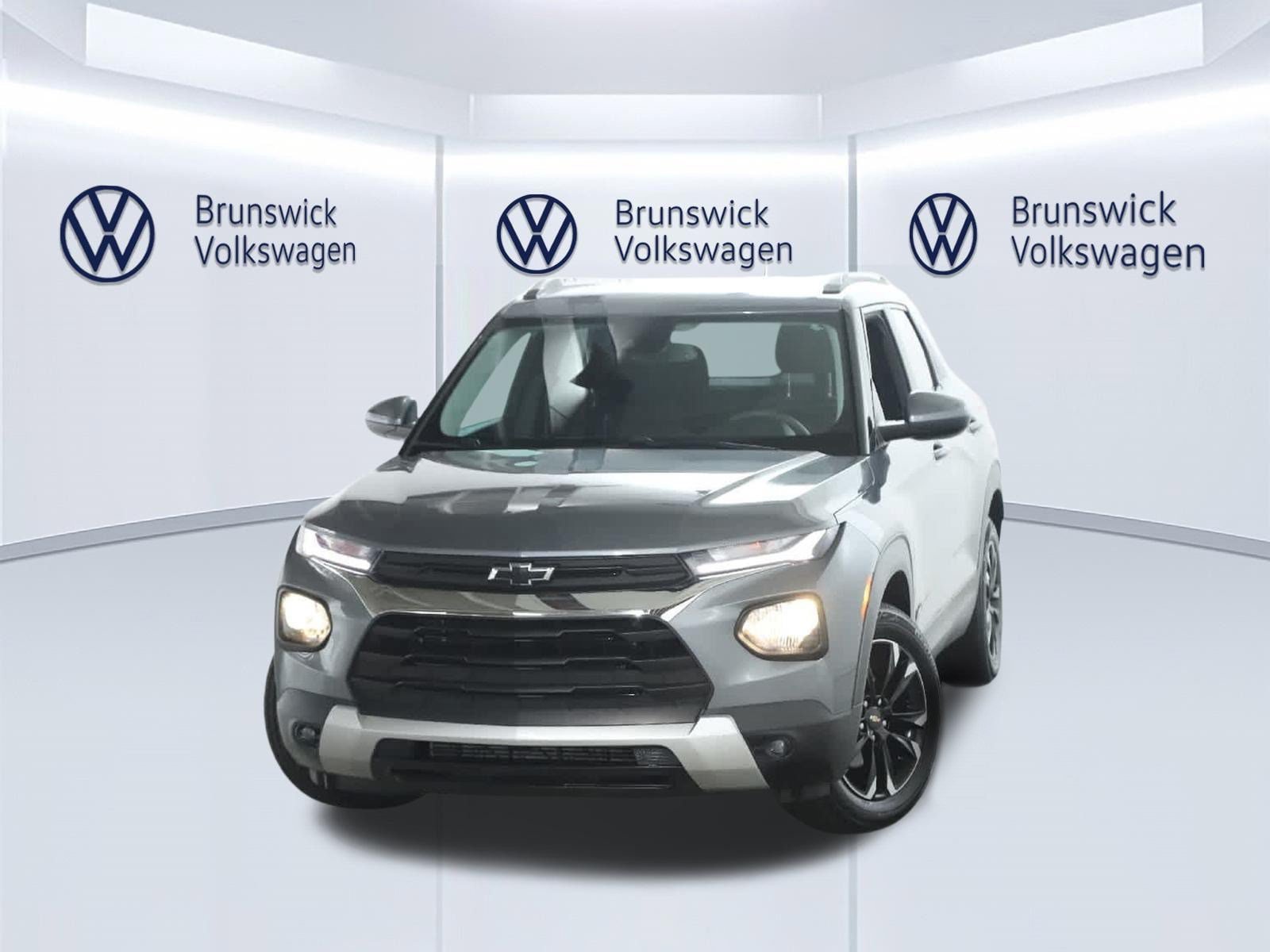 Used 2021 Chevrolet TrailBlazer LT w/ Convenience Package FWD image 3