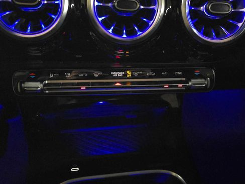 Used 2025 Mercedes-Benz CLA 250 4MATIC image 31