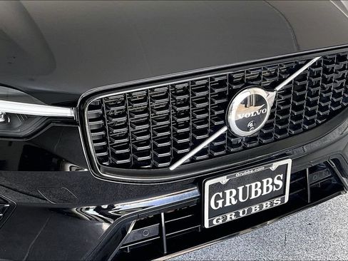 Certified 2024 Volvo XC60 B5 Ultimate w/ Protection Package Premier AWD/4WD image 38