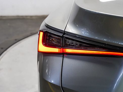 Used 2021 Lexus IS 300 w/ Comfort Package RWD image 11