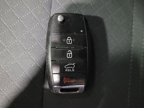 Used 2020 Kia Sorento LX AWD/4WD image 32
