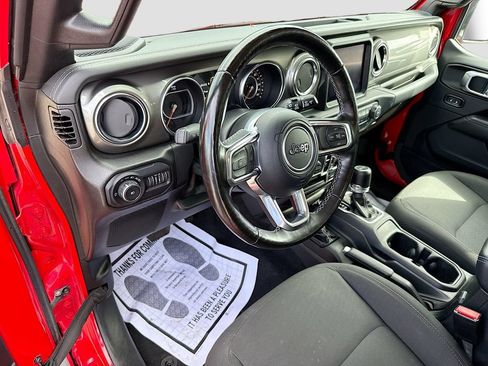 Used 2022 Jeep Wrangler Unlimited Sahara w/ Cold Weather Group AWD/4WD image 10
