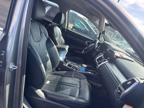 Certified 2023 Kia Sorento EX image 10