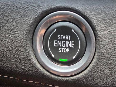 Certified 2024 Cadillac Escalade Premium Luxury AWD/4WD image 31