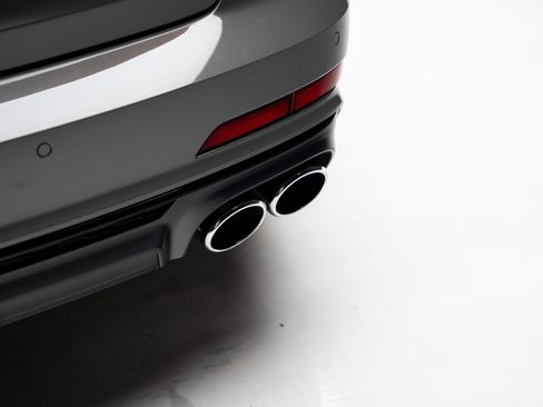 Used 2024 Audi S6 Premium Plus w/ Premium Plus Package image 32