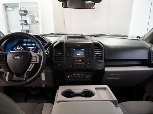 Used 2017 Ford F150 XL w/ Equipment Group 101A Mid image 9