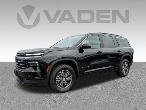 New 2025 Chevrolet Traverse LT w/ Enhanced Driving Package image 2