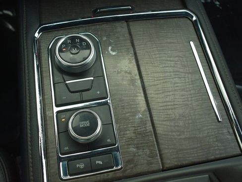 Used 2021 Ford Expedition Limited image 37