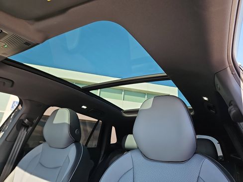 New 2026 Volkswagen Tiguan SE R-Line image 14