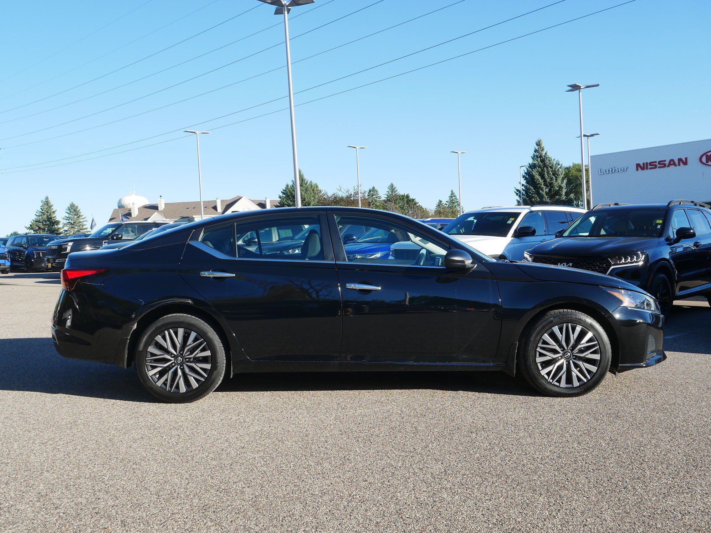 Certified 2024 Nissan Altima 2.5 SV AWD/4WD image 8