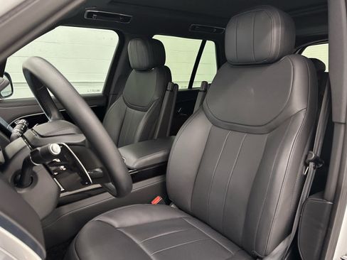 Used 2025 Land Rover Range Rover SE AWD/4WD image 12