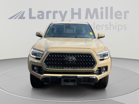 Used 2019 Toyota Tacoma TRD Off-Road w/ Technology Package AWD/4WD image 8