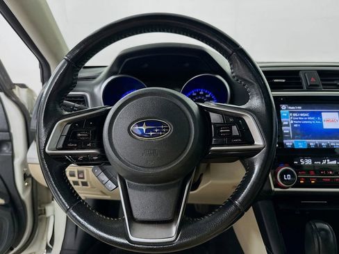 Used 2018 Subaru Outback 2.5i Limited AWD/4WD image 18