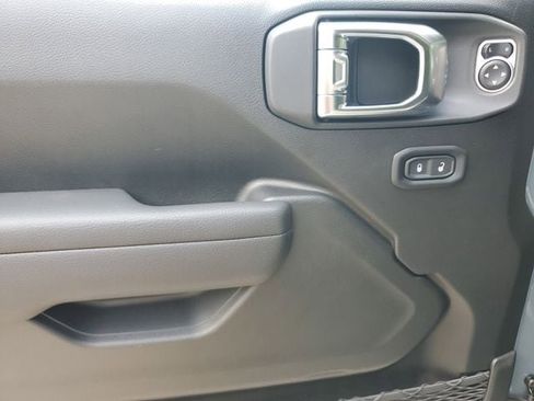 New 2025 Jeep Gladiator Sport image 23