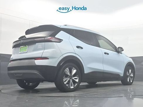 Used 2022 Chevrolet Bolt EUV LT w/ Convenience Package FWD image 33