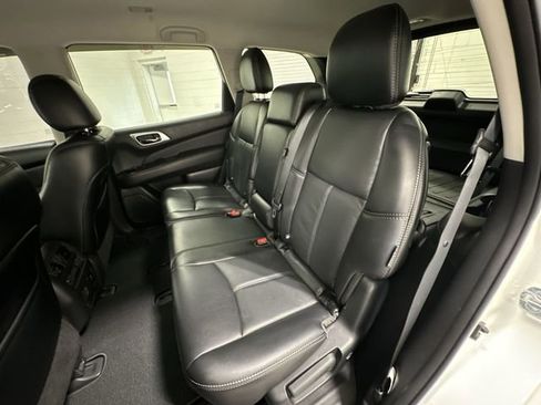 Used 2018 Nissan Pathfinder SL w/ Midnight Edition Package FWD image 20