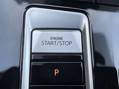 Used 2024 Volkswagen Atlas Cross Sport SEL AWD/4WD image 37