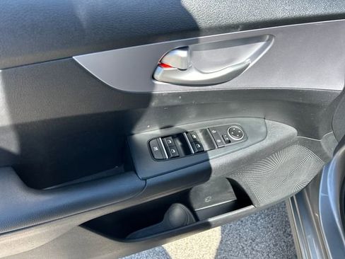 Used 2024 Kia Forte LXS w/ LXS Technology Package image 30