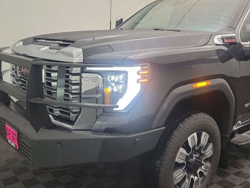 Used 2024 GMC Sierra 2500 Denali w/ Denali Reserve Package image 10