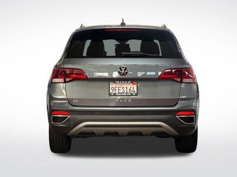 Certified 2023 Volkswagen Taos SE w/ Black Wheel Package image 6