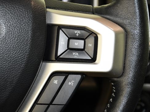 Used 2019 Ford F150 Lariat w/ Equipment Group 502A Luxury AWD/4WD image 24