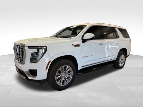 Used 2025 GMC Yukon Denali RWD image 3
