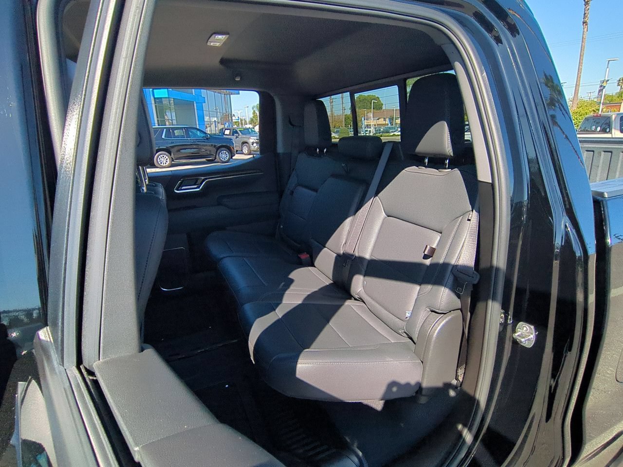 Used 2025 Chevrolet Silverado 1500 LT Trail Boss w/ Convenience Package II AWD/4WD image 25