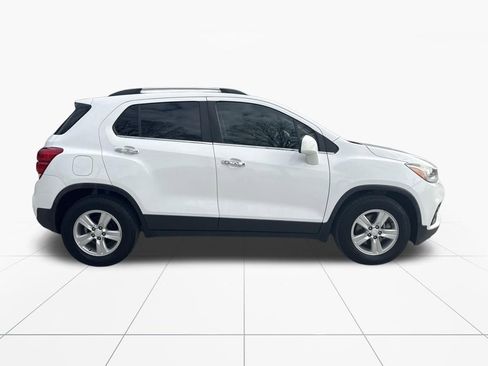 Used 2017 Chevrolet Trax LT w/ LT Convenience Package image 13