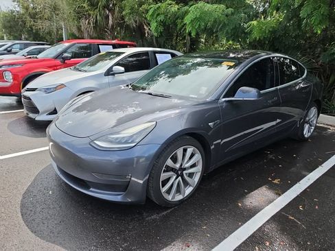 Used 2018 Tesla Model 3 Long Range RWD image 3