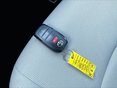 Used 2022 Toyota Corolla Cross LE FWD image 14