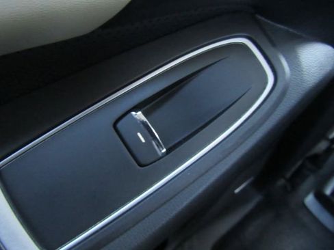 Used 2019 Subaru Ascent Limited w/ Popular Package #2 image 35