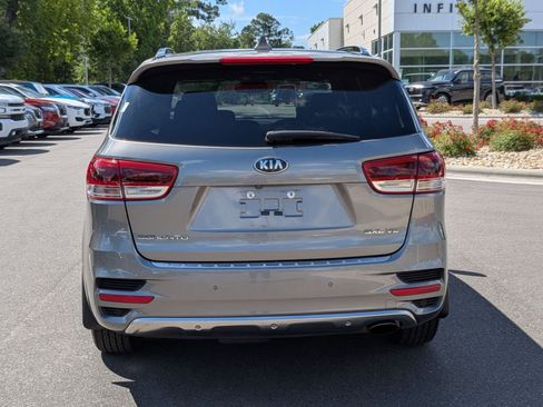 Used 2017 Kia Sorento SX FWD image 4