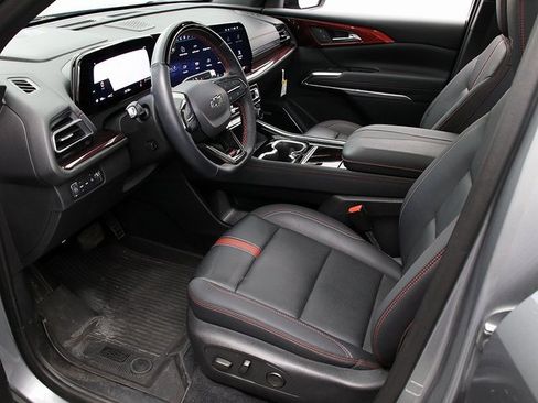 Certified 2024 Chevrolet Traverse RS w/ LPO, Floor Liner Package image 10