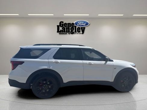 Used 2023 Ford Explorer ST w/ Equipment Group 401A AWD/4WD image 17