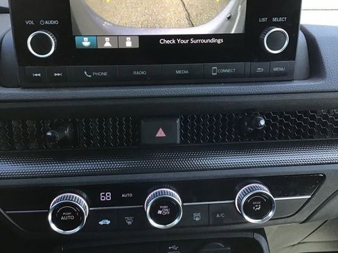 Used 2025 Honda CR-V LX image 9