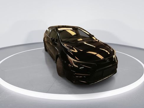 Used 2024 Toyota Corolla SE image 2