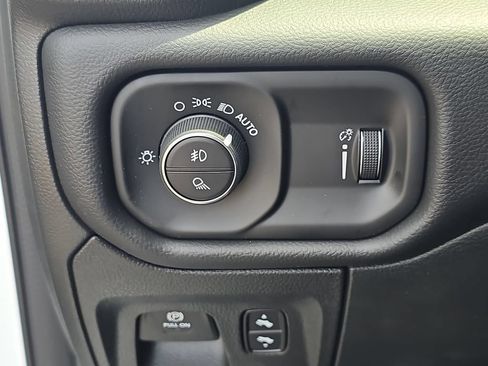 New 2026 RAM 1500 4x4 Crew Cab image 25